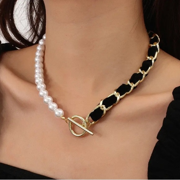 Roger Vivier velvet Metal Square Stone F Pearl choker Necklace Accessories black